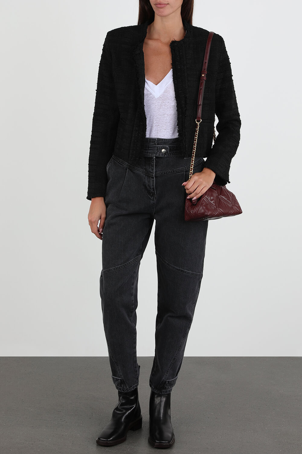 ז'קט סלים פרוותי בצבע שחור